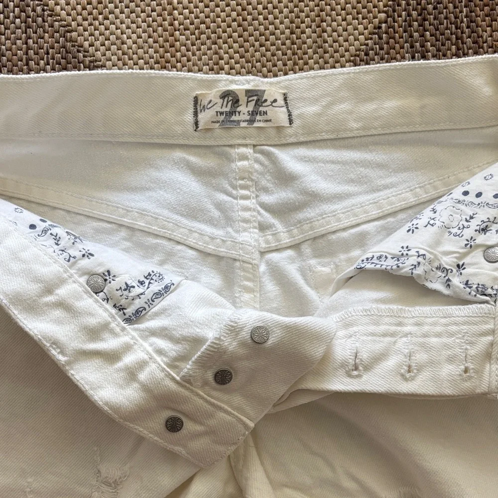 We The Free White Distressed Cutoff Jean Shorts - Picture 3 of 3